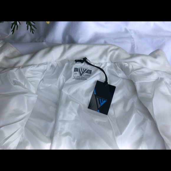 White puffer jacket - Picture 4 of 7